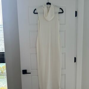 Elegant White Sleeveless Hooded Dress